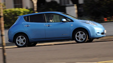 Nissan Leaf panning