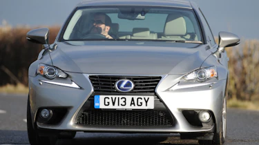 Lexus IS front tracking