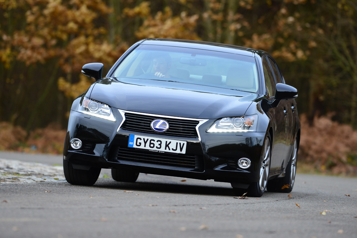 Lexus GS300h front cornering