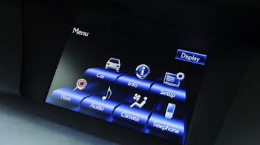 Lexus GS 450h display