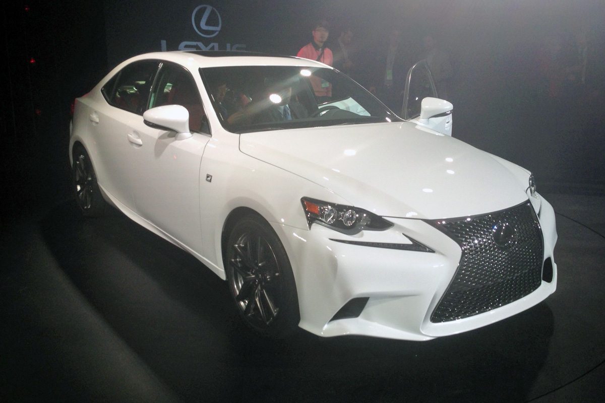 New Lexus IS front three-quarters