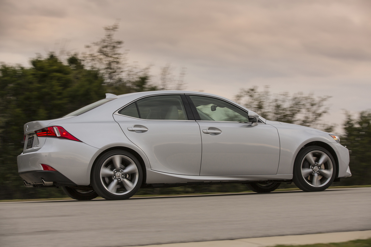 Lexus IS 250 side