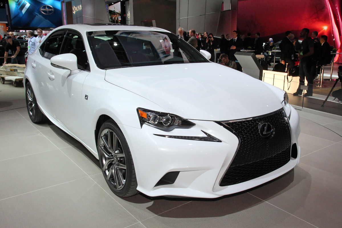 New Lexus IS front three-quarters