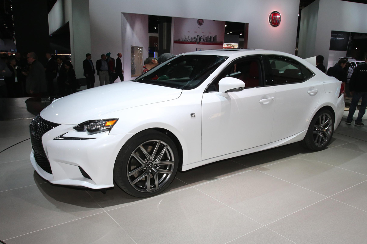 New Lexus IS front three-quarters
