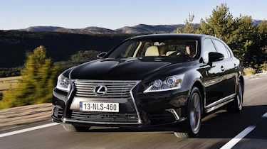 Lexus LS 460L front action