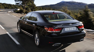 Lexus LS 460L rear action