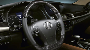 Lexus LS interior