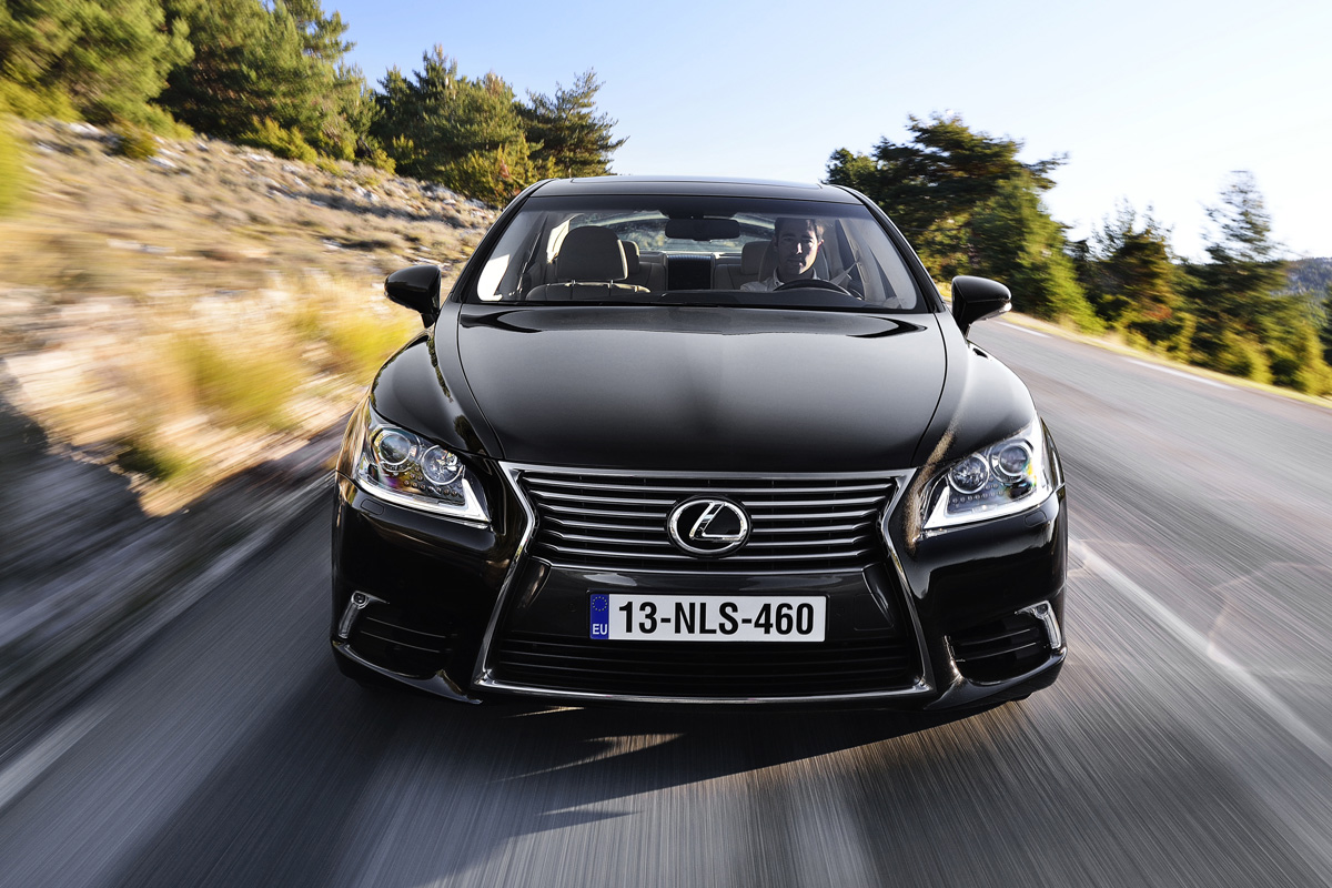Lexus LS 460L front