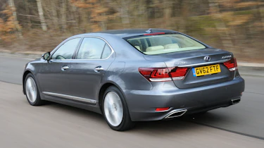 Lexus LS 600h L Premier rear tracking