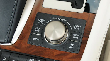 Lexus LS 600h L Premier interior detail