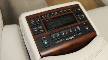 Lexus LS 600h L Premier rear seat detail