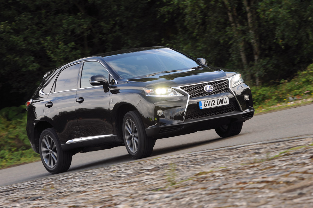  Lexus RX 450h F-Sport cornering
