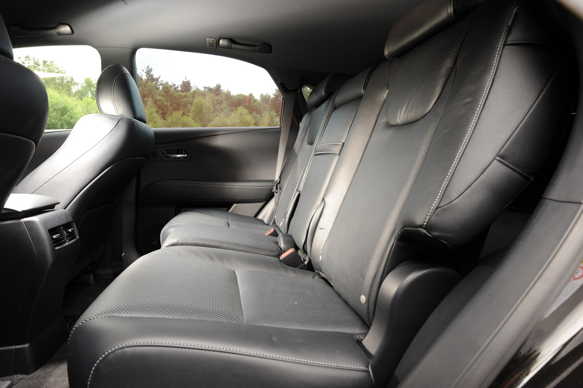 Lexus RX 450h F-Sport seats