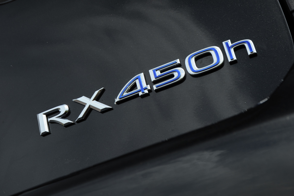 Lexus RX 450h F Sport badge