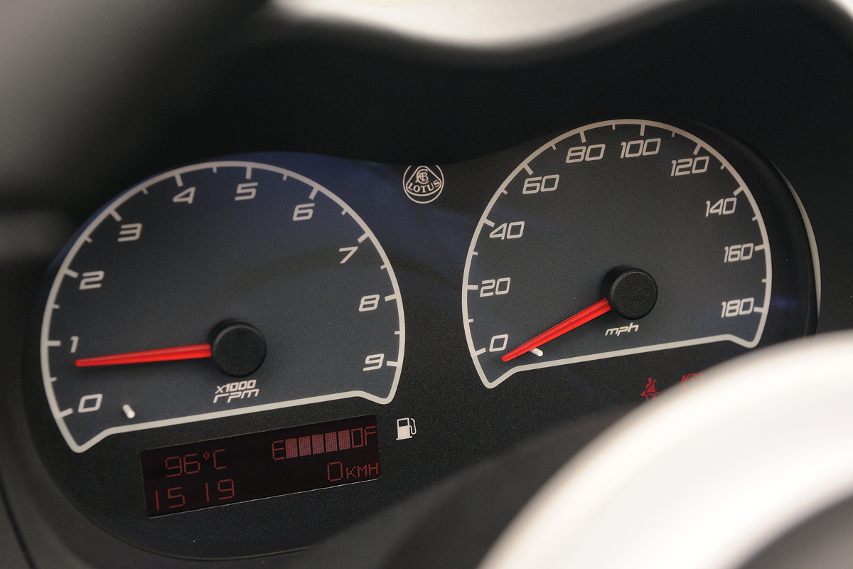 Lotus Exige S Roadster dials