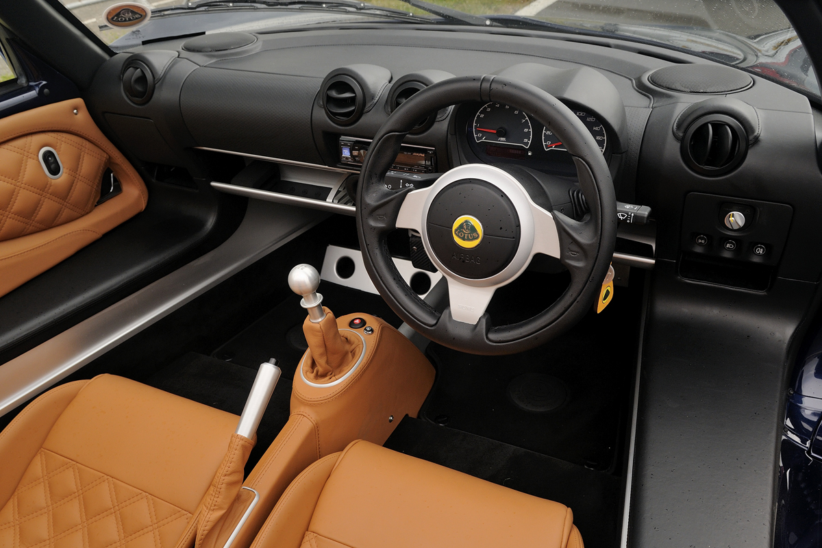 Lotus Exige S Roadster interior