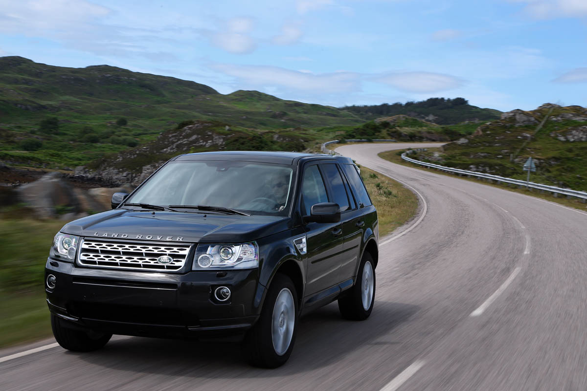 Land Rover Freelander facelift front tracking black