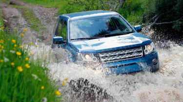 Land Rover Freelander facelift splash