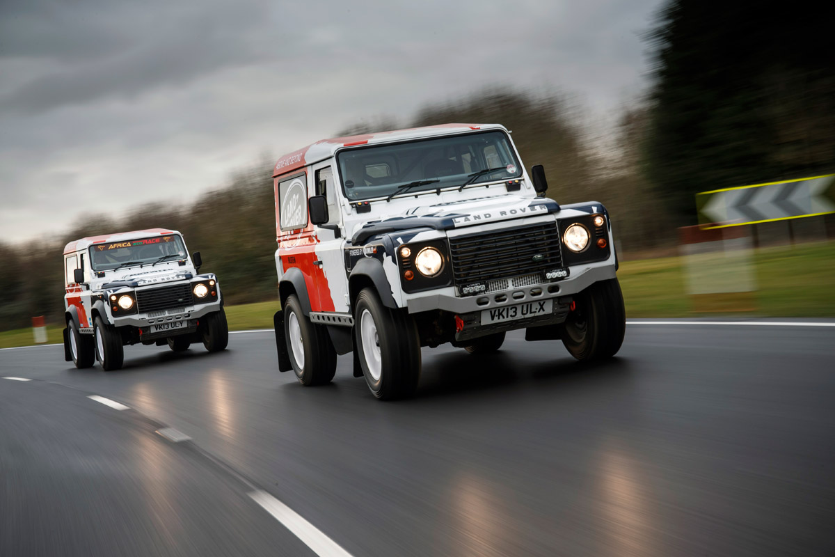 Land Rover Defender Challenge double