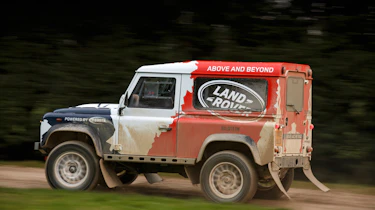 Land Rover Defender Challenge pan