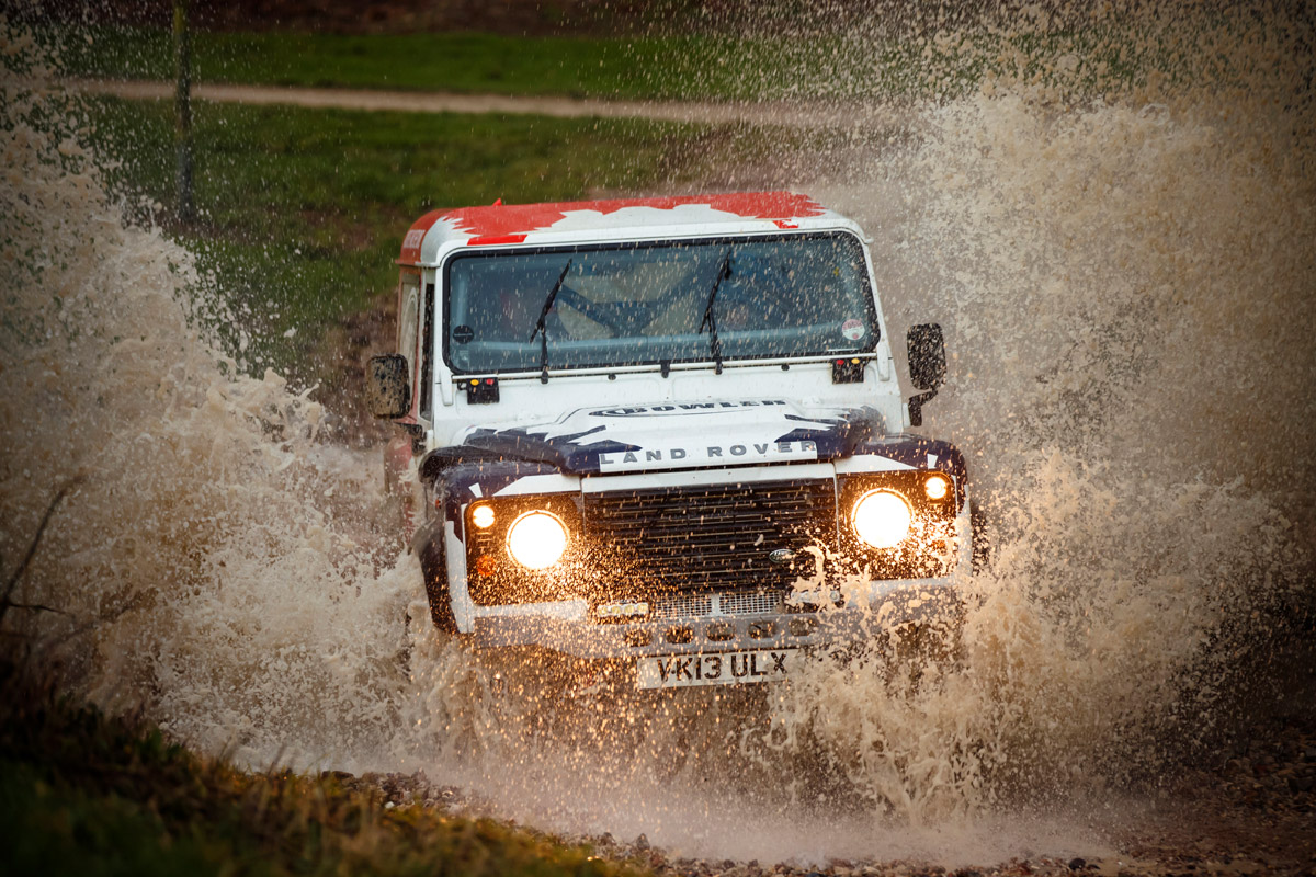 Land Rover Defender Challenge mud