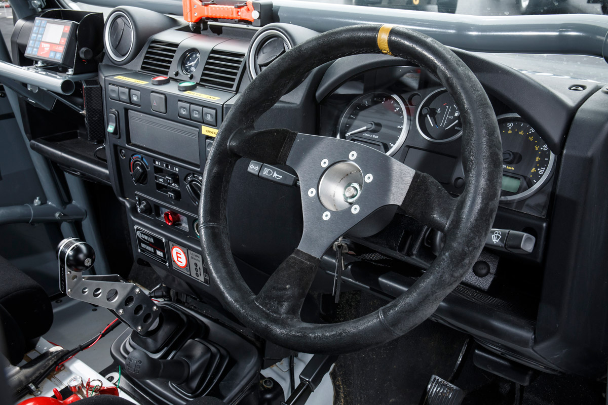 Land Rover Defender Challenge wheel