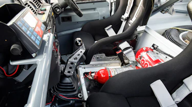 Land Rover Defender Challenge seats