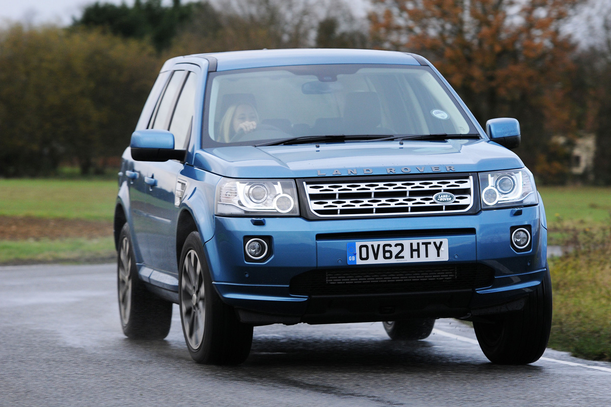 Land Rover Freelander SD4 front cornering