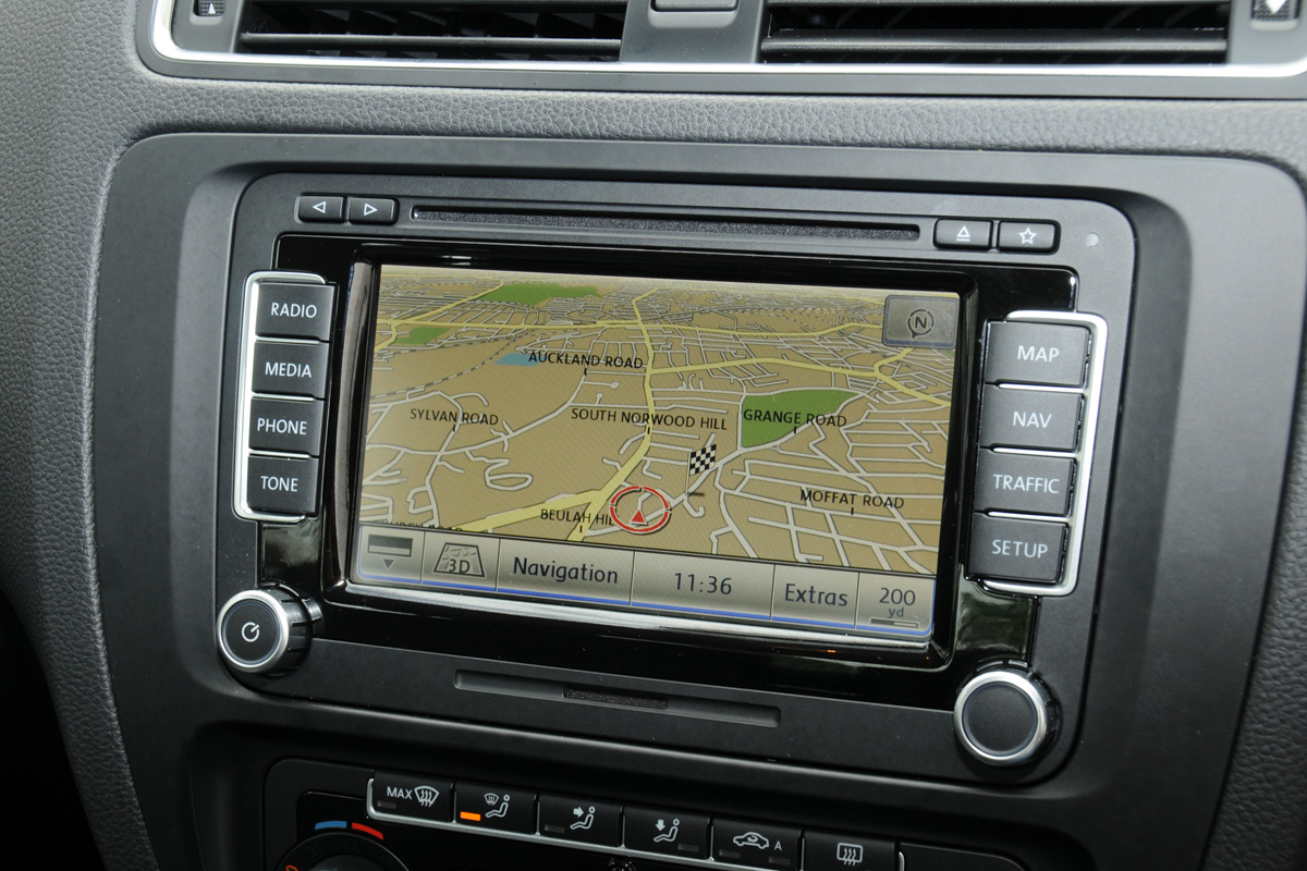 Volkswagen Jetta sat-nav