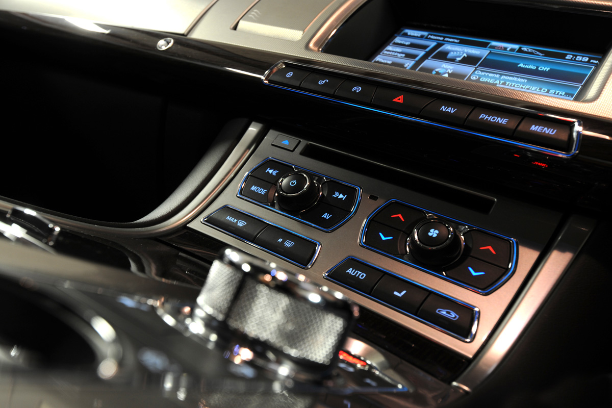 Jaguar XF detail