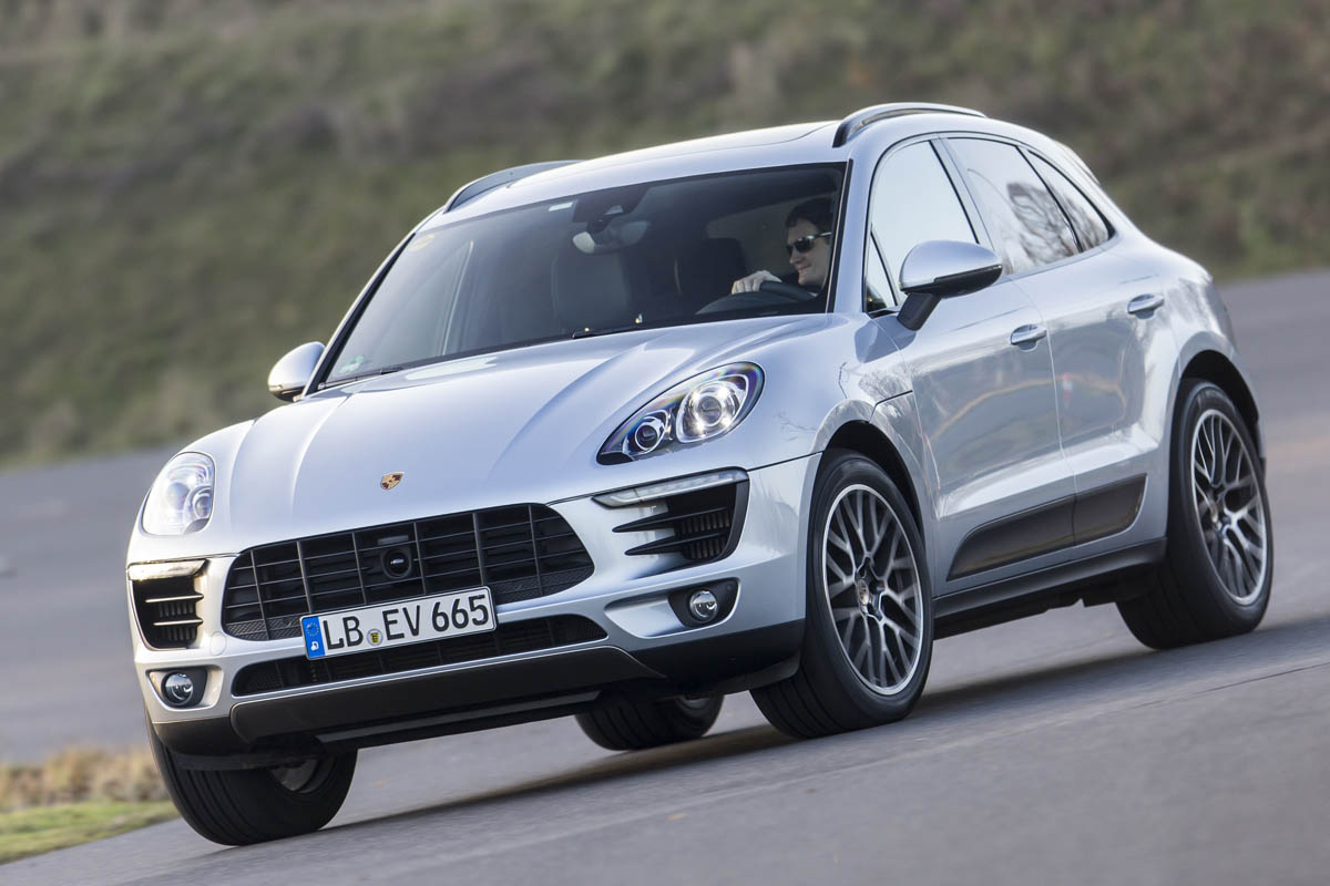 Macan cornering 2