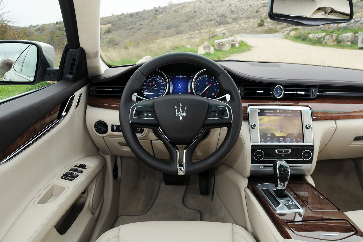 Maserati Quattroporte interior