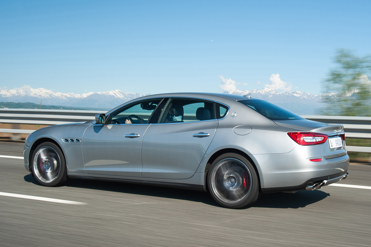 Maserati Quattroporte S rear tracking