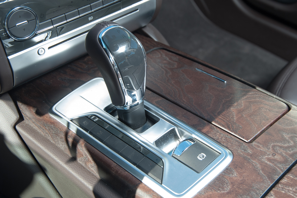 Maserati Quattroporte S gearlever