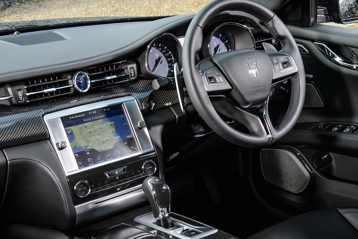 Maserati Quattroporte Diesel cabin