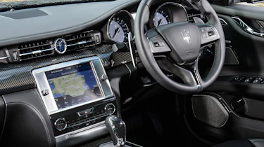 Maserati Quattroporte Diesel cabin