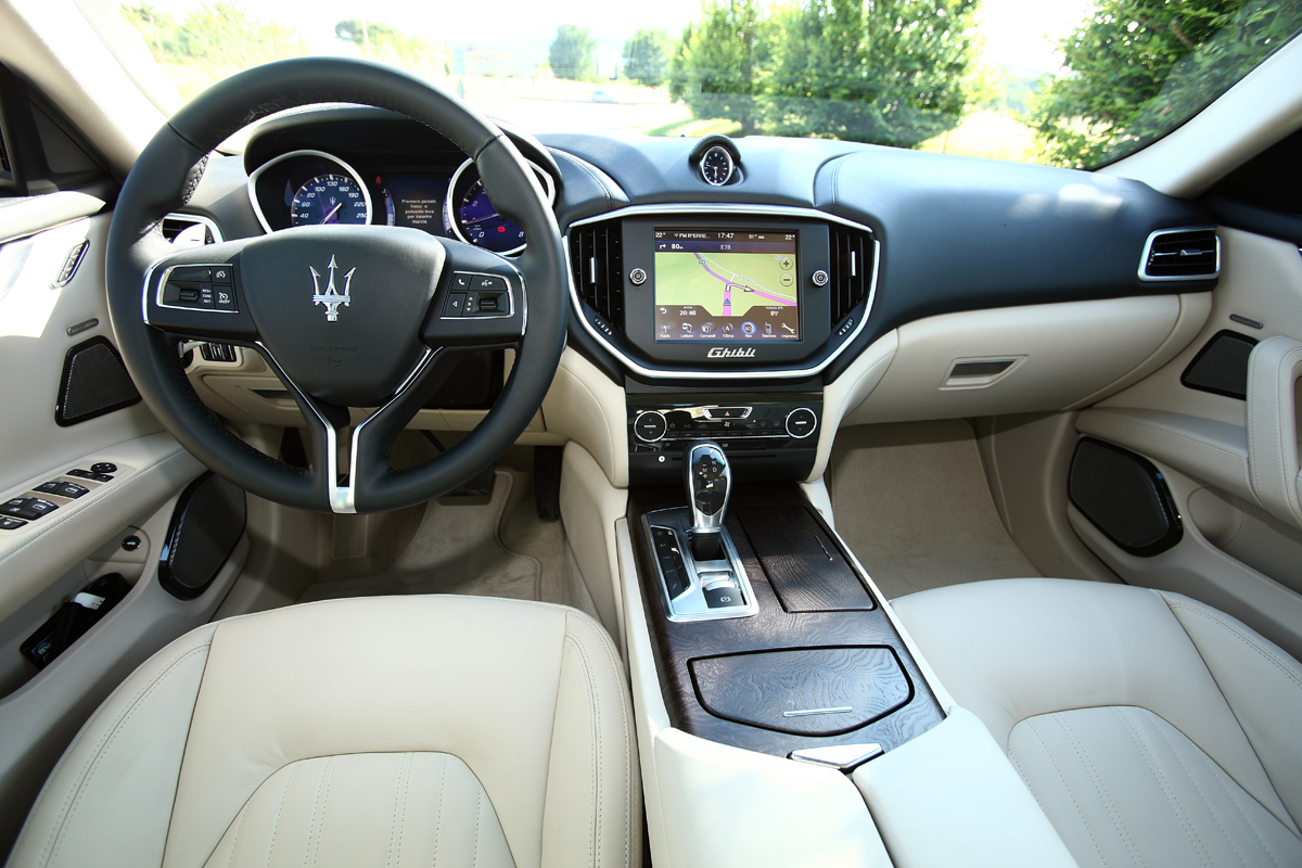 Maserati Ghibli interior
