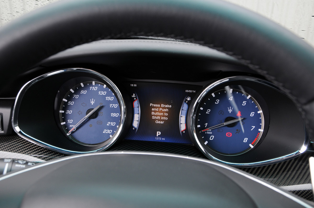 Maserati Quattroporte GTS dials