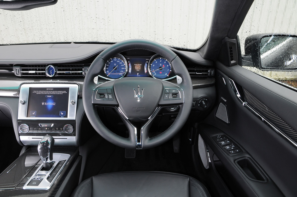Maserati Quattroporte GTS interior