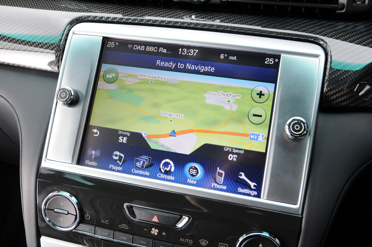 Maserati Quattroporte GTS sat nav