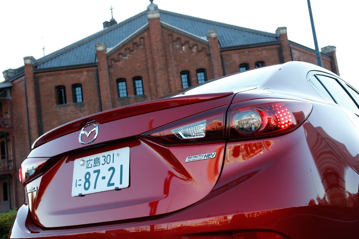 Mazda 3 Hybrid boot