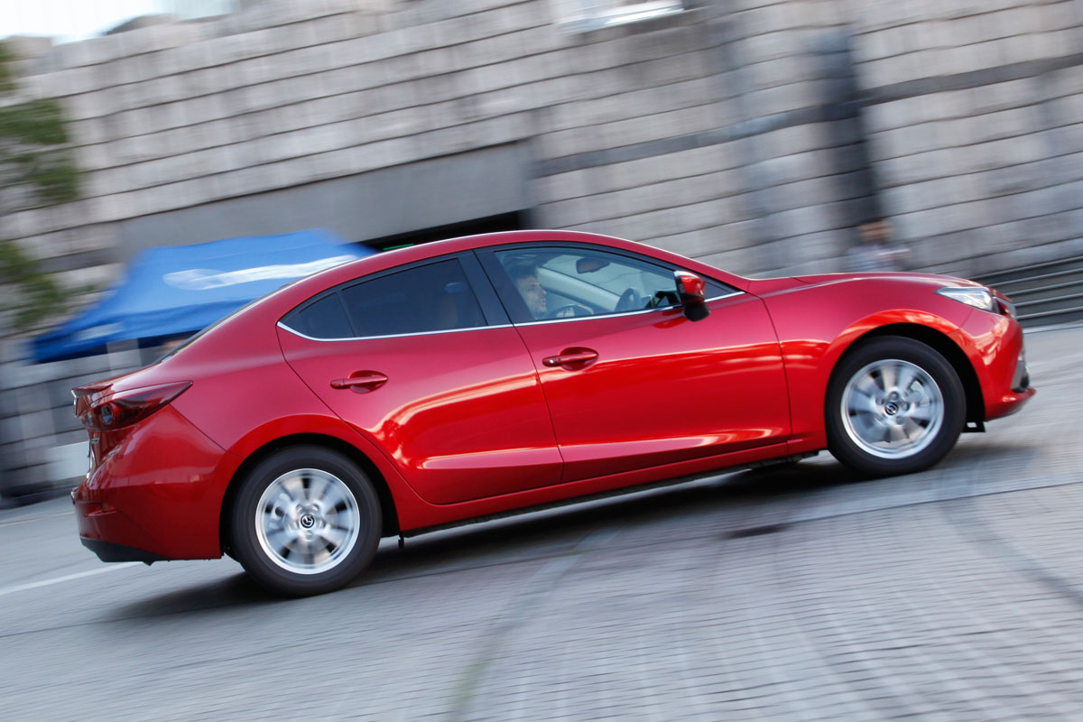 Mazda 3 Hybrid profile
