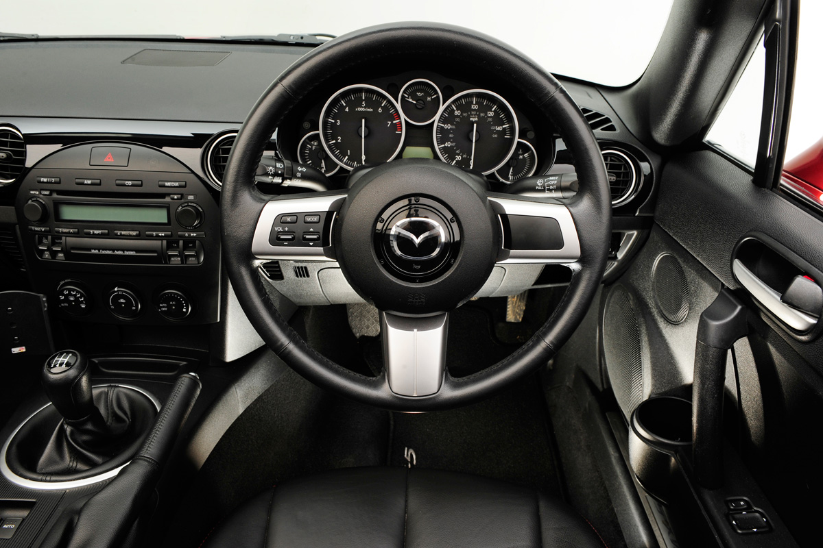 Mazda MX-5 MkIII interior