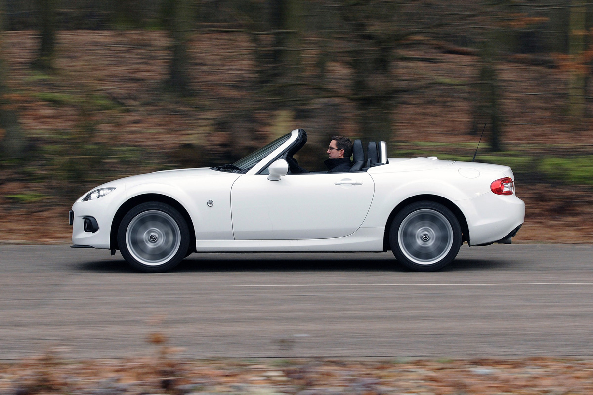 Mazda MX-5 panning
