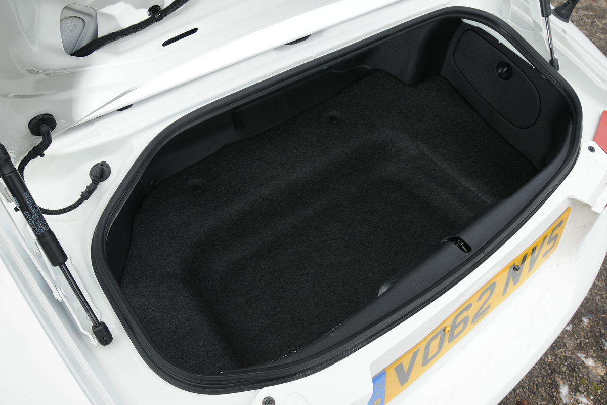 Mazda MX-5 boot