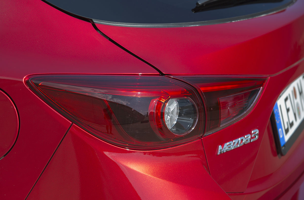 Mazda 3 hatchback 2013 rear light