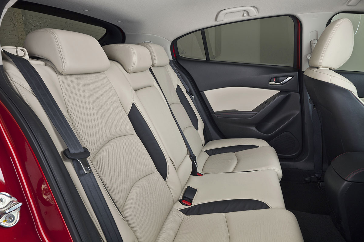 Mazda 3 hatchback 2013 rear seats