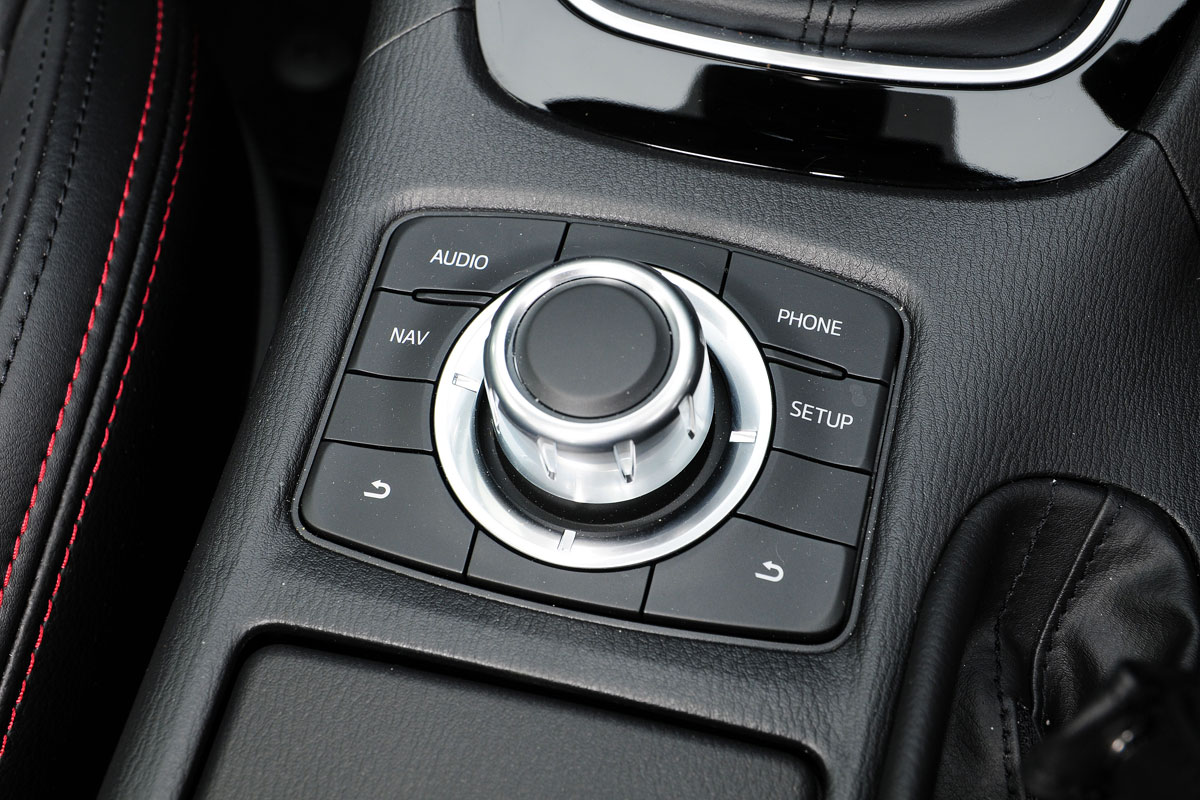 Mazda 6 saloon 2013 contols