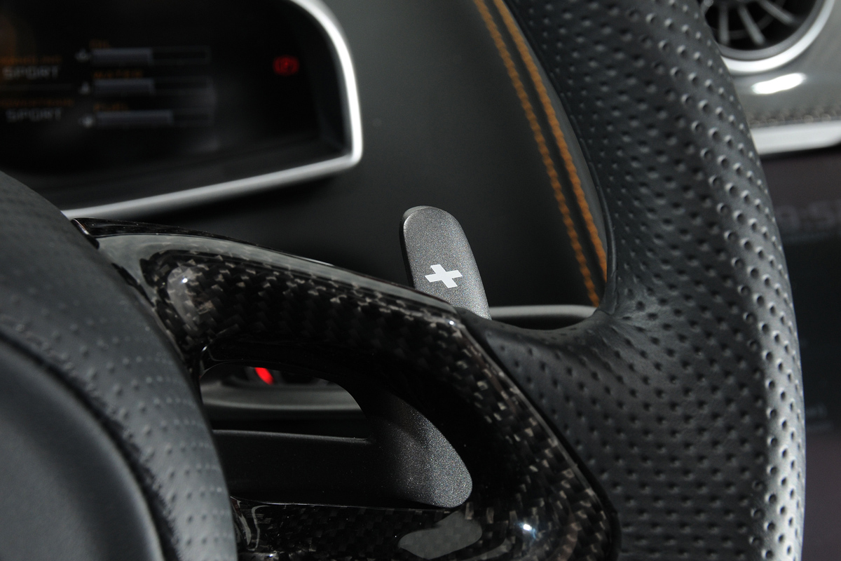 McLaren 12C Spider paddles