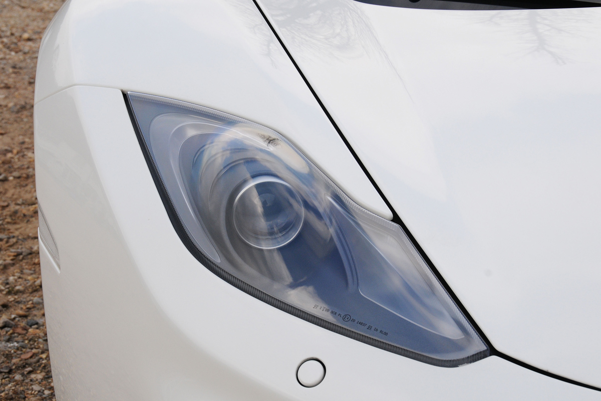 McLaren 12C Spider light detail